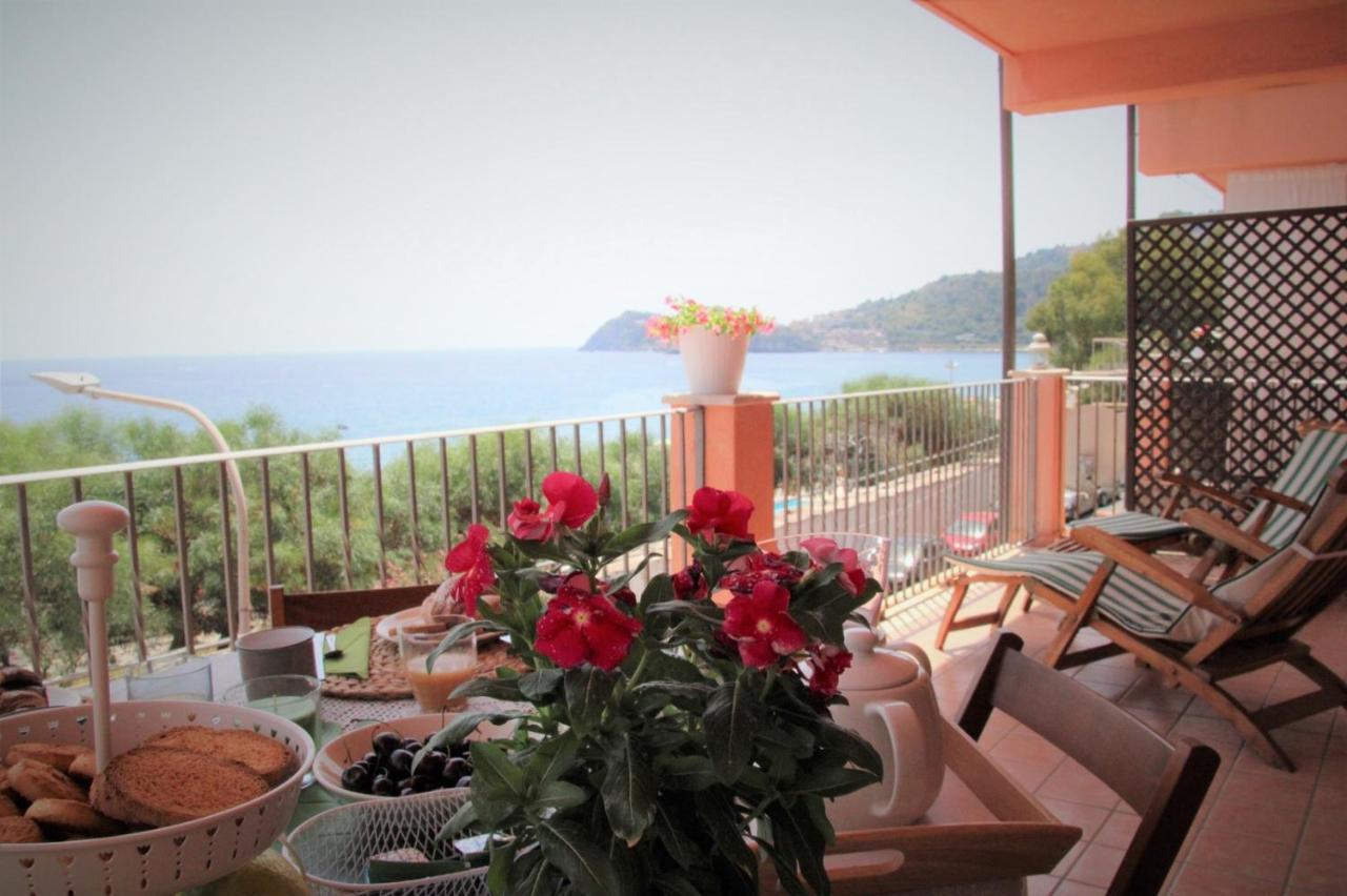 Poseidone Sea Apartment Taormina Mazzeo Exterior foto
