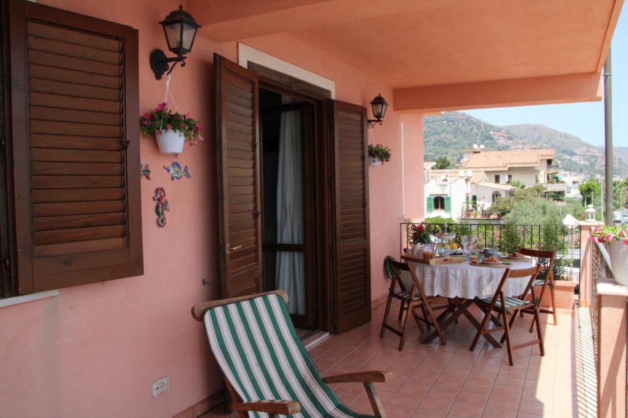 Poseidone Sea Apartment Taormina Mazzeo Exterior foto
